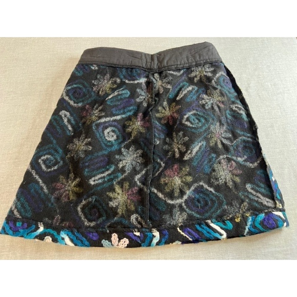ZARA BASIC Embroidered Floral Swirl Mini Skirt Black Multi Color XS Boho garden - Picture 8 of 8